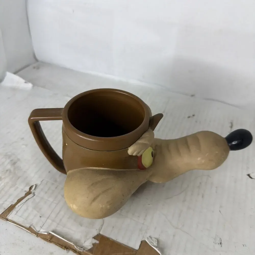Vintage Wile E. Coyote 1992 Hard Plastic 3D Mug G B Designs As Pictured - Picture 5 of 8